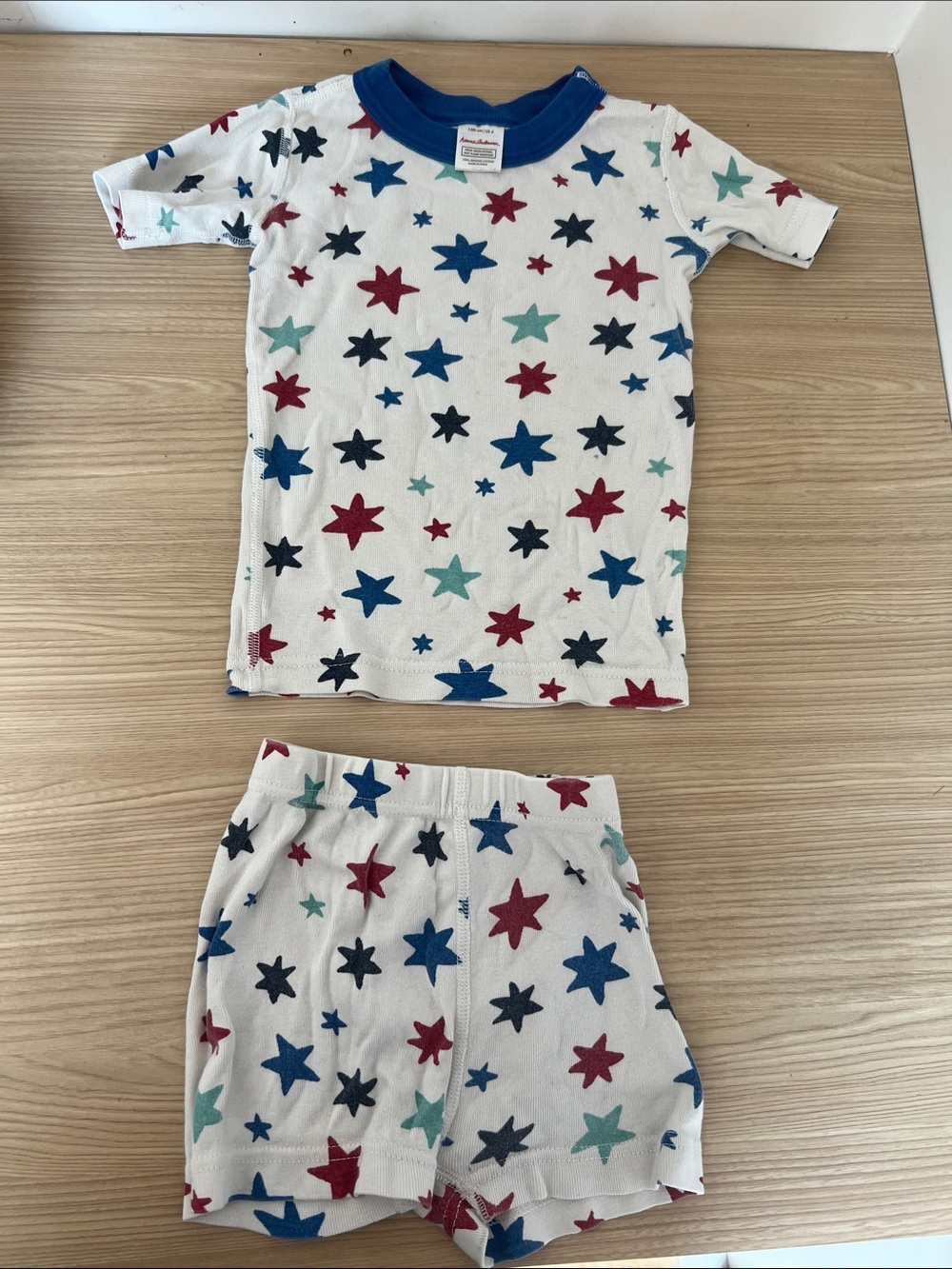 Hanna Andersson White Pajama Set with Blue, Red & Teal Stars